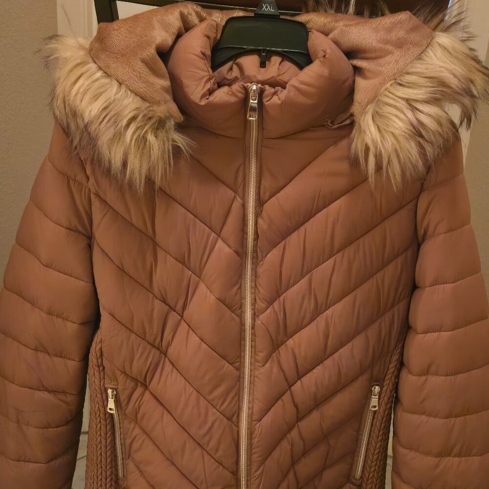 Women's puffer jacket